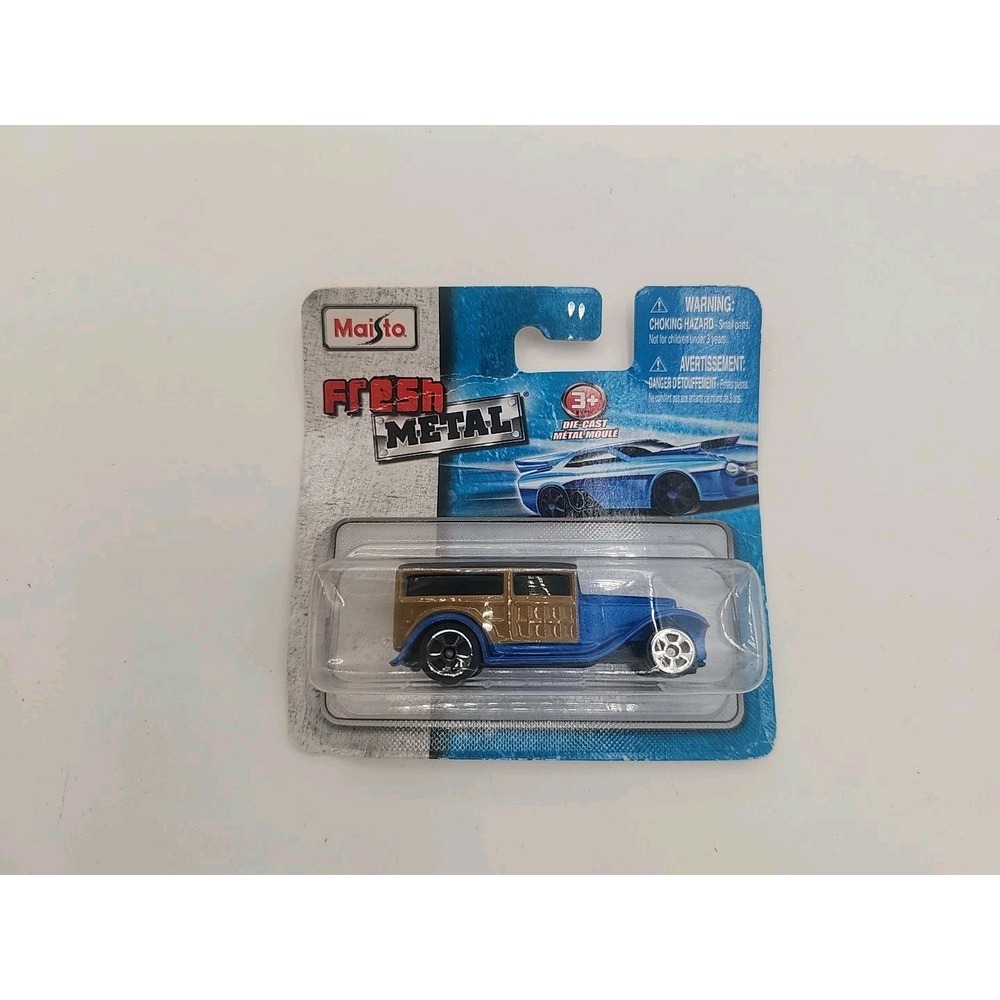 2017 Maisto Fresh Metal Chrysler Blue/Tan.